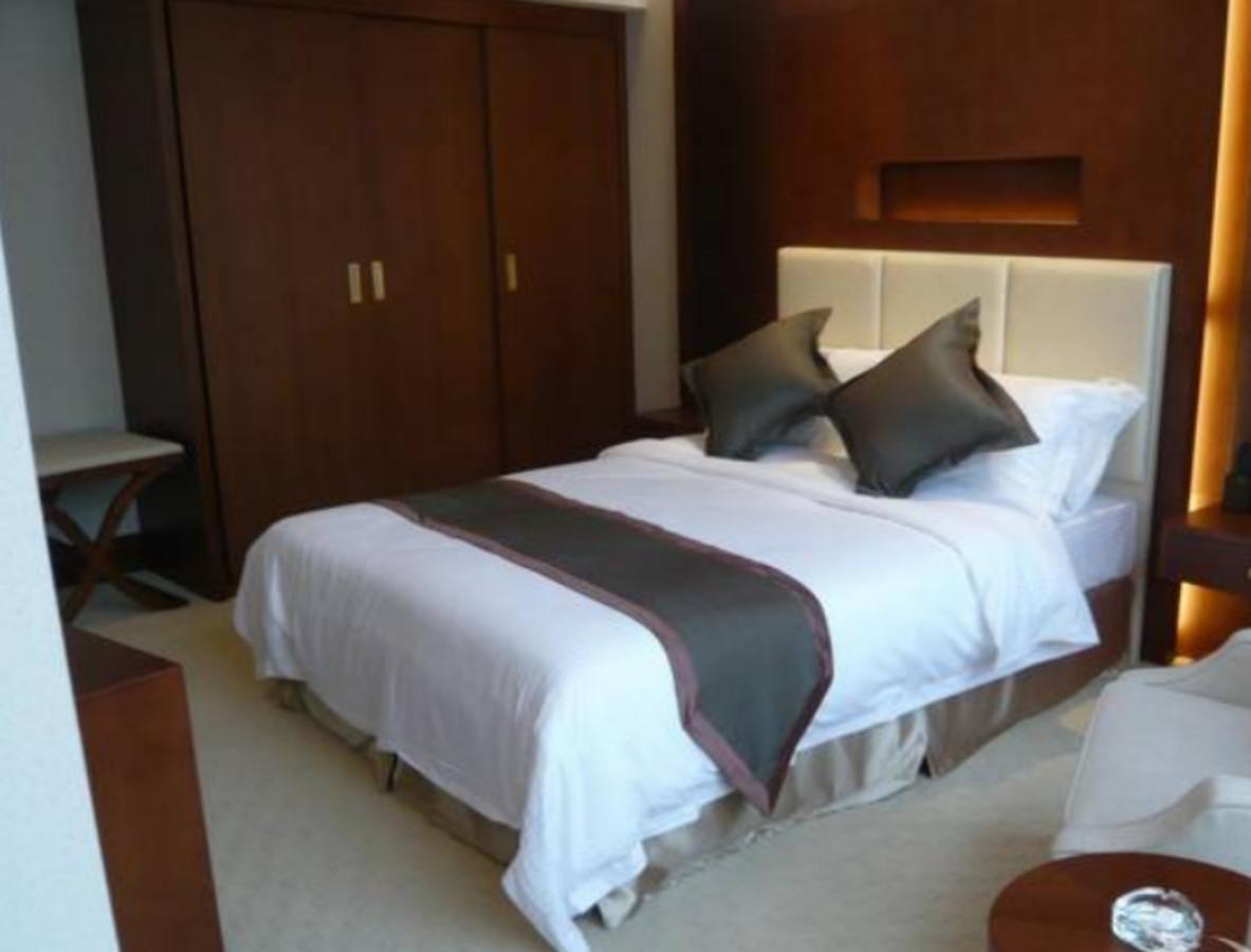 Noble Center Hotel